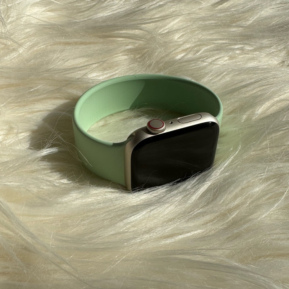 Apple Watch Band Solo Loop, Size 8 for Small Face Watch 38mm 40mm 41mm Pistachio - Picture 11 of 14